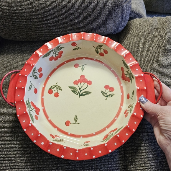 Temptations Cherries Jubilee Pie Plate and Plate Carrier - Picture 1 of 7